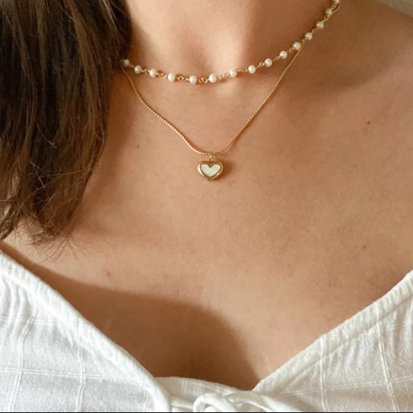 Jewelry - Heart pendant necklace